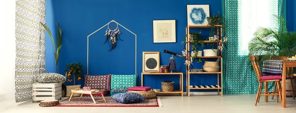 How to Pick the Perfect Pair of Cat-Eye Glasses for a Professional Look?